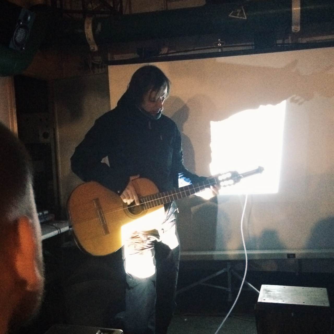 Christian demonstrates the pneumatic guitar